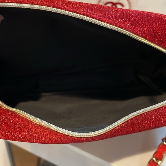 Chanel Beauty Red Cosmetic Zippered Case - New - Picture 3 of 4